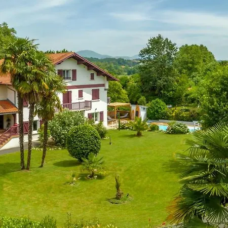 L'hacienda Bed and Breakfast Ustaritz